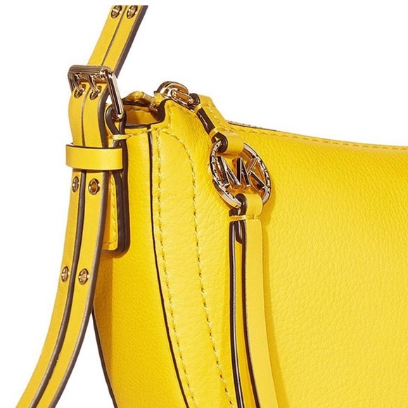 New MICHAEL Michael Kors Camden Small Messenger - Picture 11 of 16